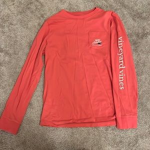 Vineyard Vine Christmas shirt